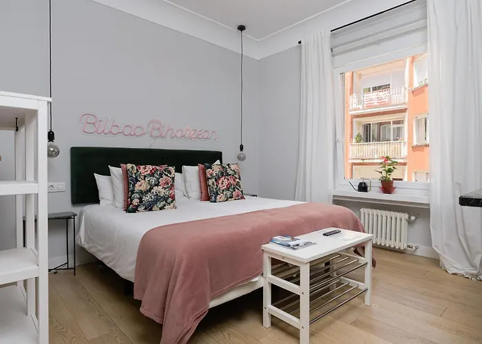 Homestay Alameda Centro From 1951 Bilbao